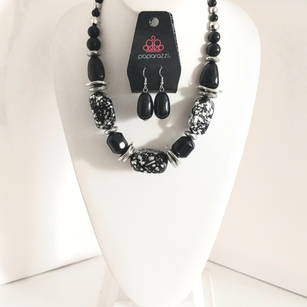 Paparazzi Black and Silver Statement Necklace